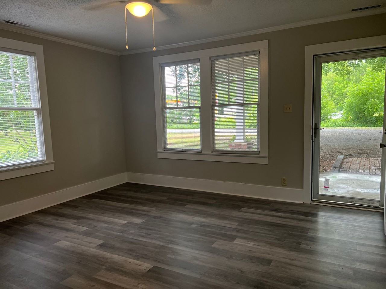 216 Meade St - Photo 3 of 10