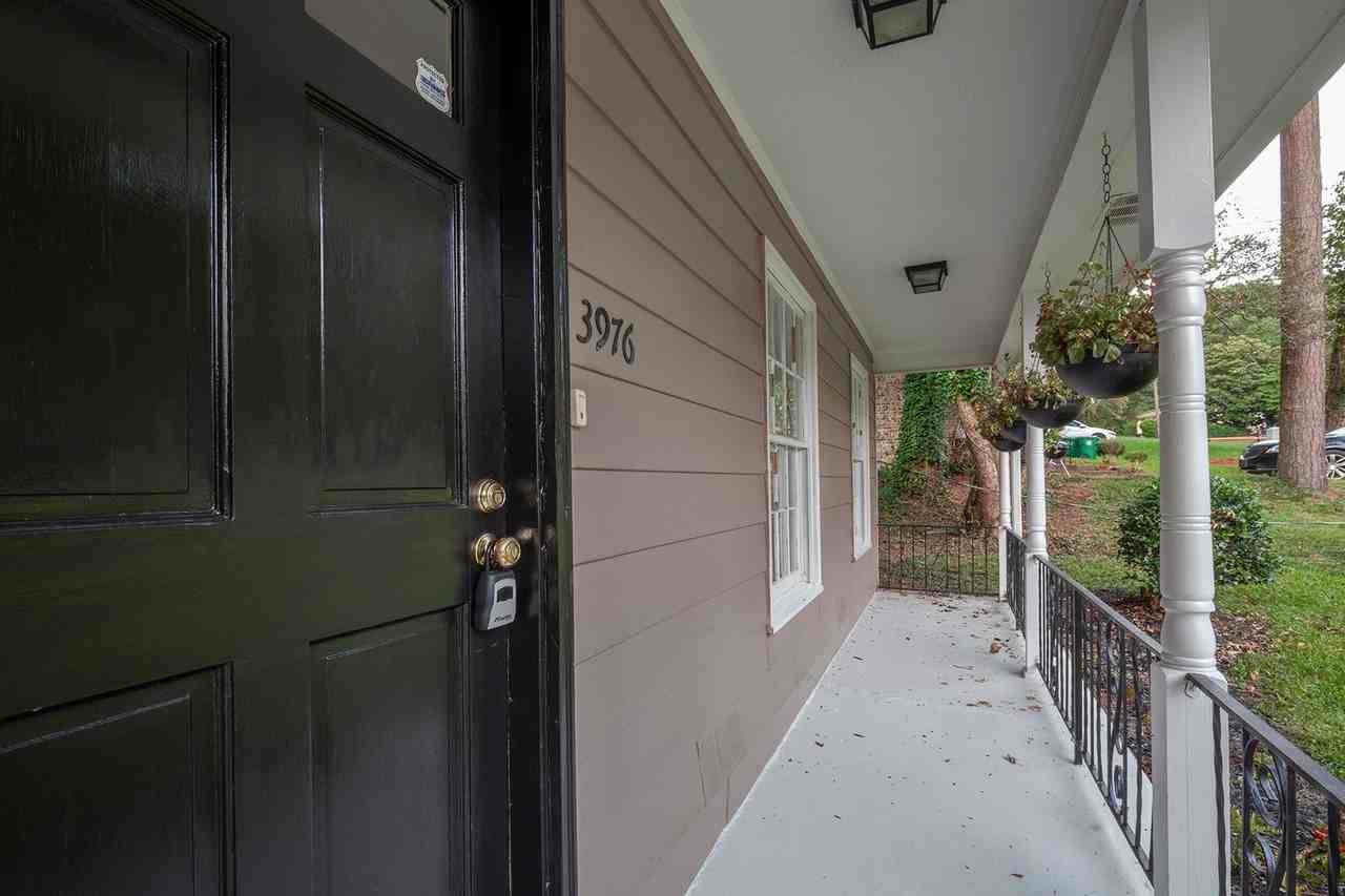 3976 Wedgefield Cir - Photo 2 of 21