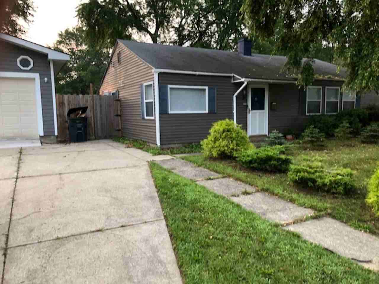 306 Manchester Drive - Photo 2 of 16