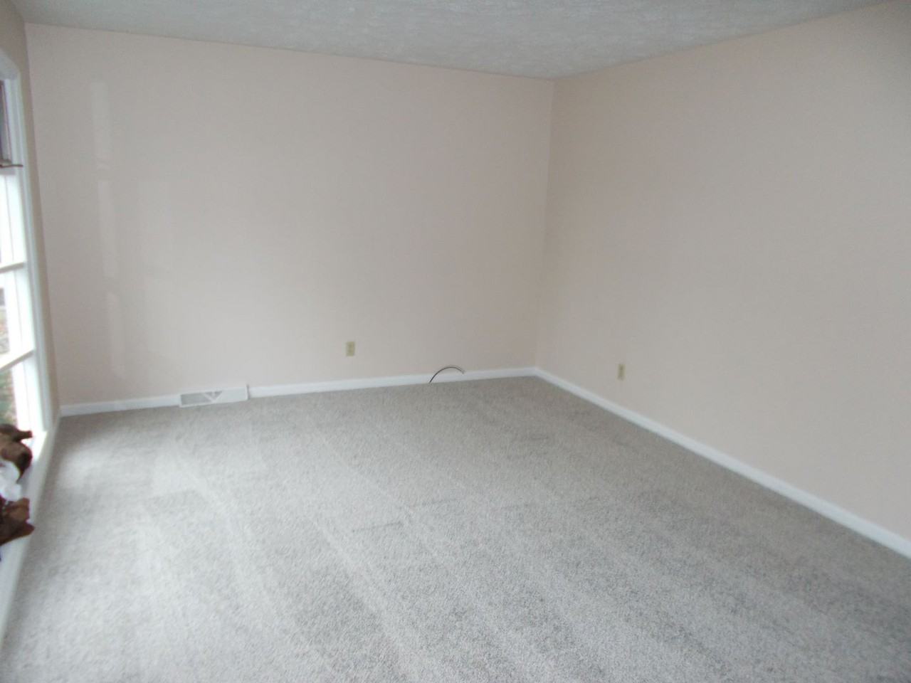 2235 Autumn Way - Photo 2 of 22