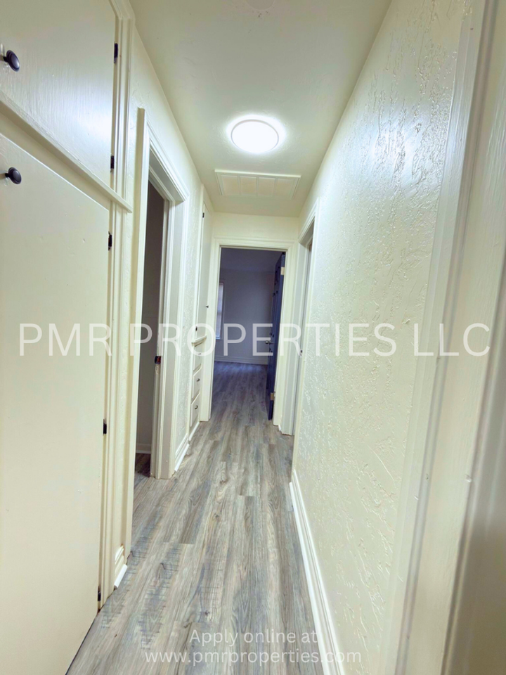 1901 Nw Cherry Ave - Photo 6 of 10