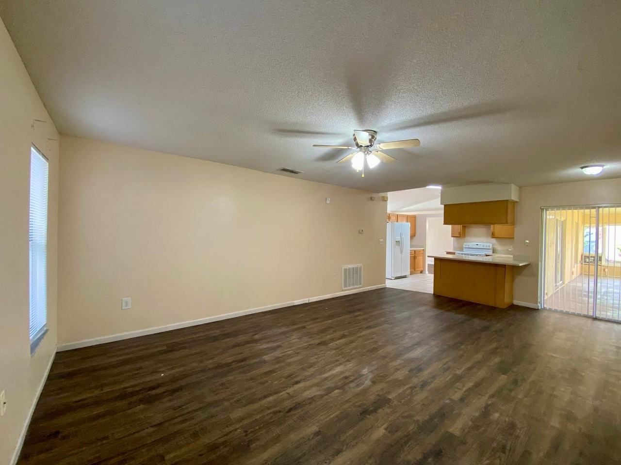 564 Pinehurst Cove - Photo 2 of 21