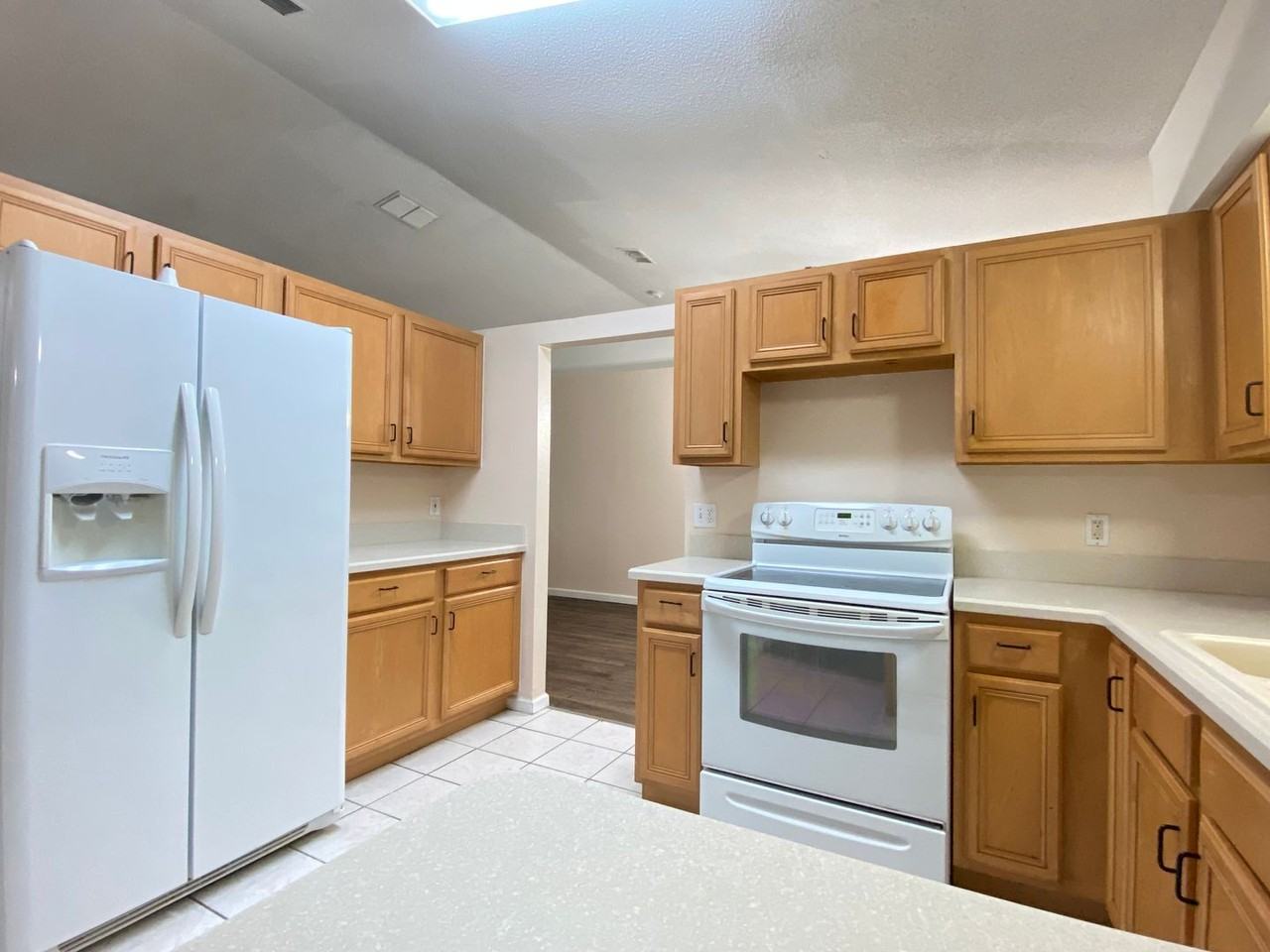 564 Pinehurst Cove - Photo 6 of 21