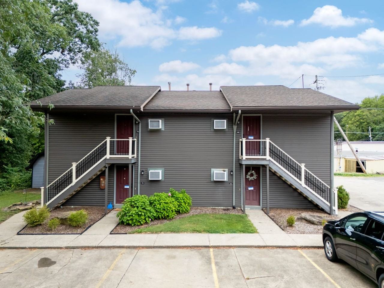 164 S Portage St - Photo 3 of 17