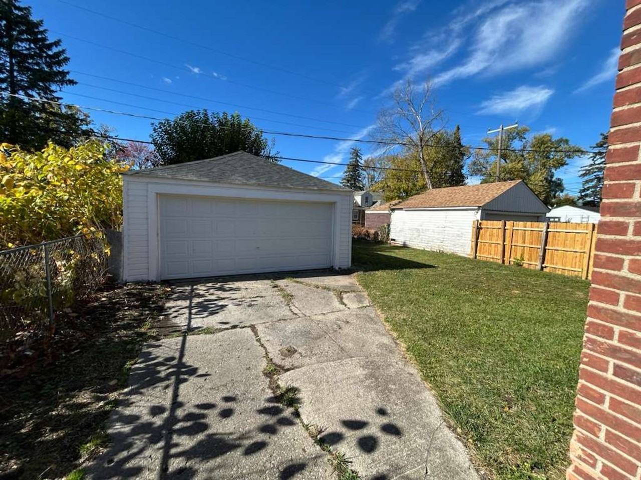 15781 Biltmore St - Photo 3 of 15