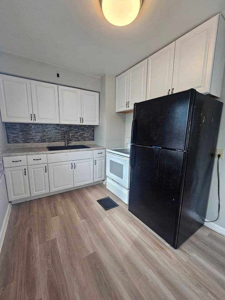 1017 Grant Street - Photo 4 of 9