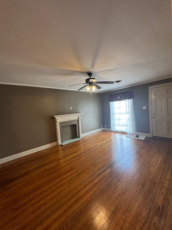 2416 Northside Dr - Photo 4 of 16