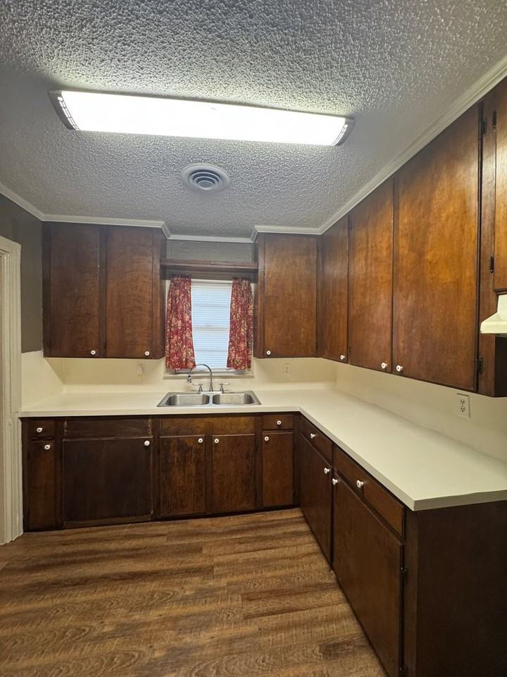 2416 Northside Dr - Photo 6 of 16