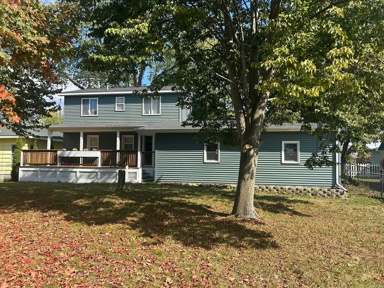 107 Smith St - Photo 2 of 14