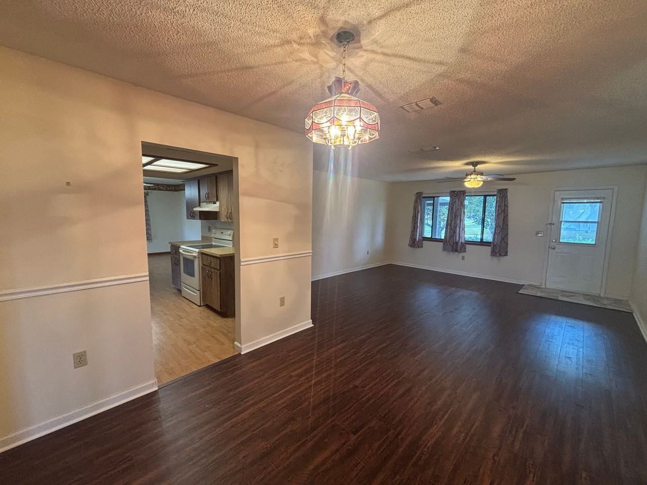 10211 Southwest 93rd Court - Photo 6 of 22