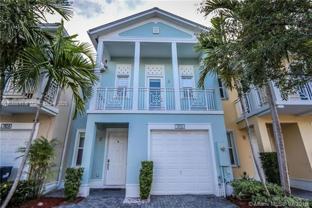 7406 7406 NW 108th Path TH 7406 - Photo 1 of 1