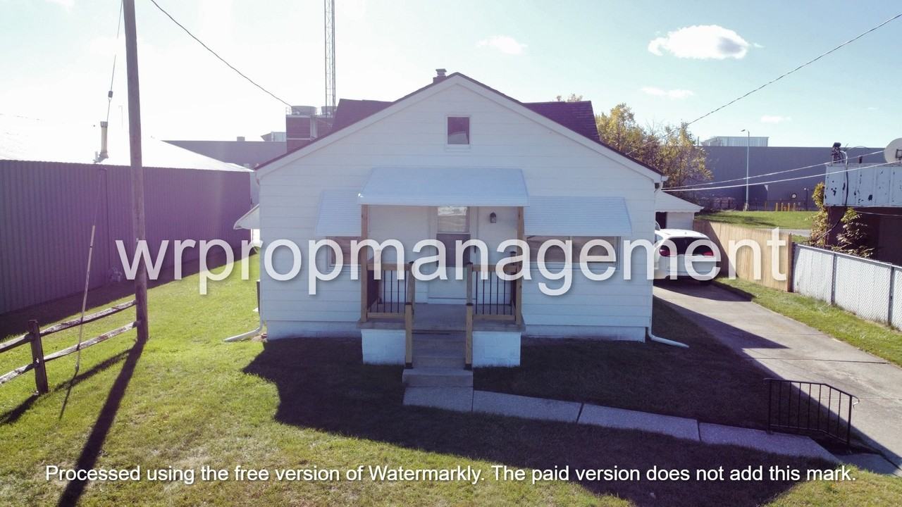 1521 W Alexis Rd - Photo 3 of 12