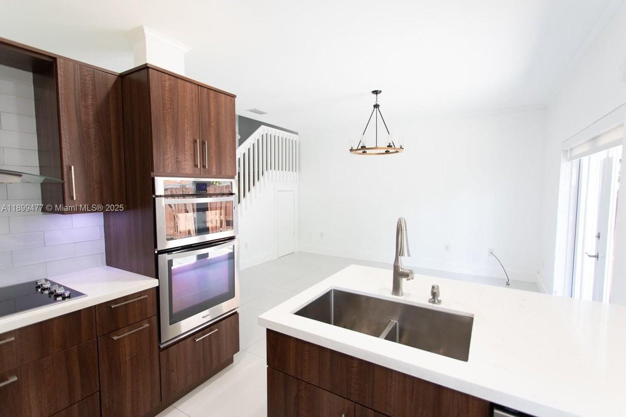 14219 Sw 126th Pl - Photo 2 of 21