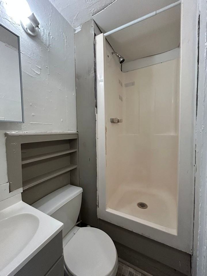 1219 N 5th St - Photo 3 of 11