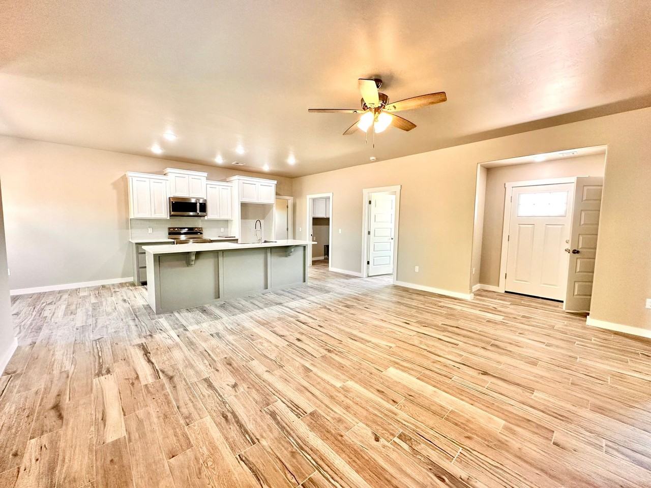 2184 Hilltop Lane - Photo 3 of 35