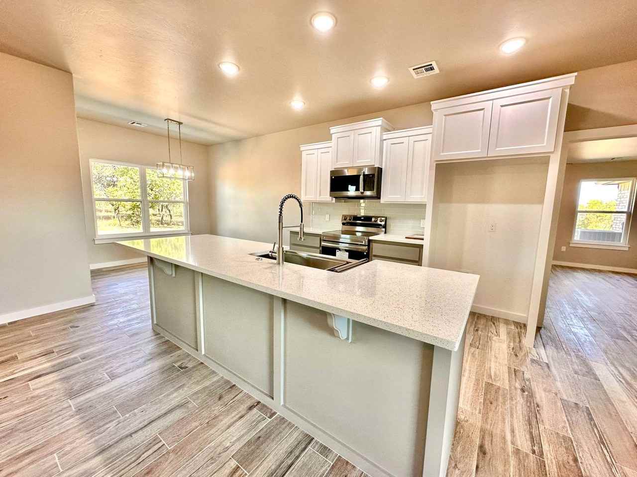 2184 Hilltop Lane - Photo 4 of 35