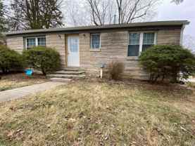 913 S Lincoln St - Photo 1 of 1