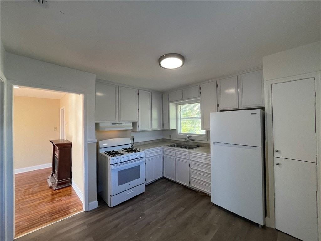 3412 Denver Ave #C - Photo 2 of 14