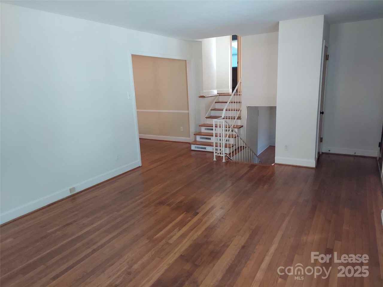 3813 Selwyn Ave - Photo 6 of 24