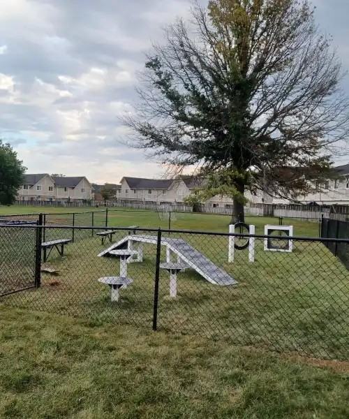 Country Lake Townhomes - Photo 4 of 7