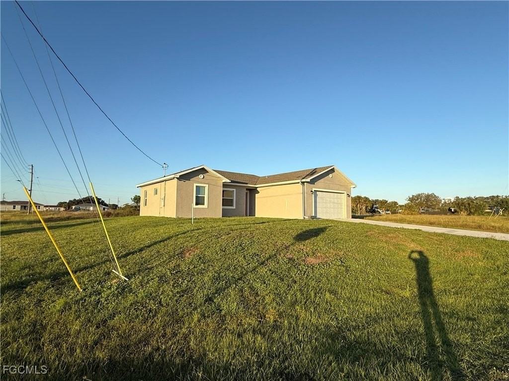 1025 Jupiter Loop - Photo 4 of 35