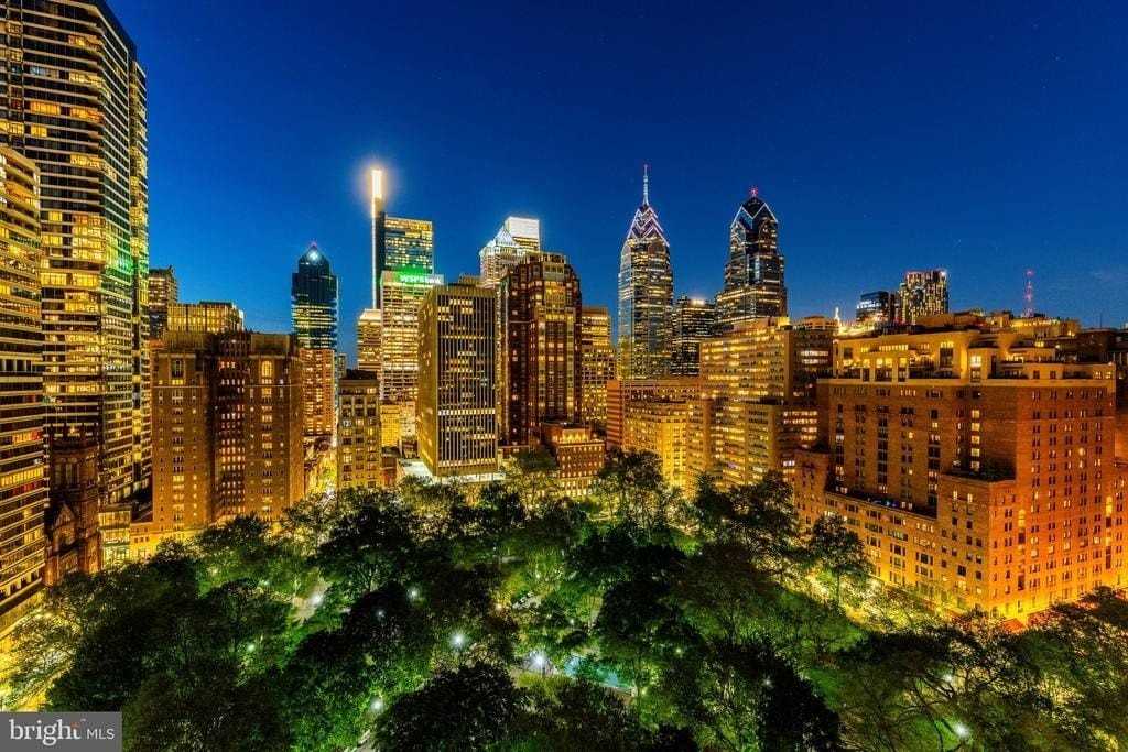 1830 Rittenhouse Sq #17B - Photo 4 of 40