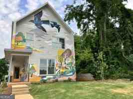 featured image of 221 North Ave