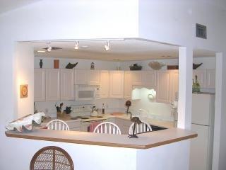 7 Lexington Lane East #F - Photo 2 of 12