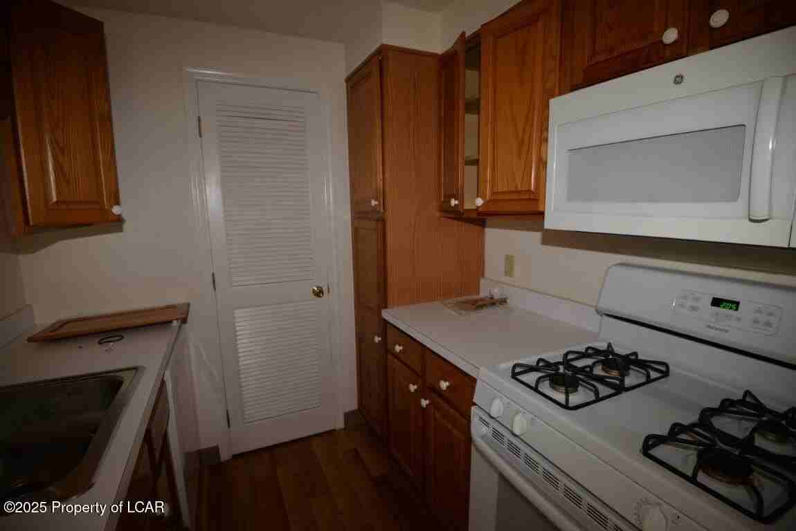 366 Burma Rd - Photo 5 of 10