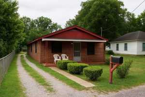 featured image of 12 Pine St