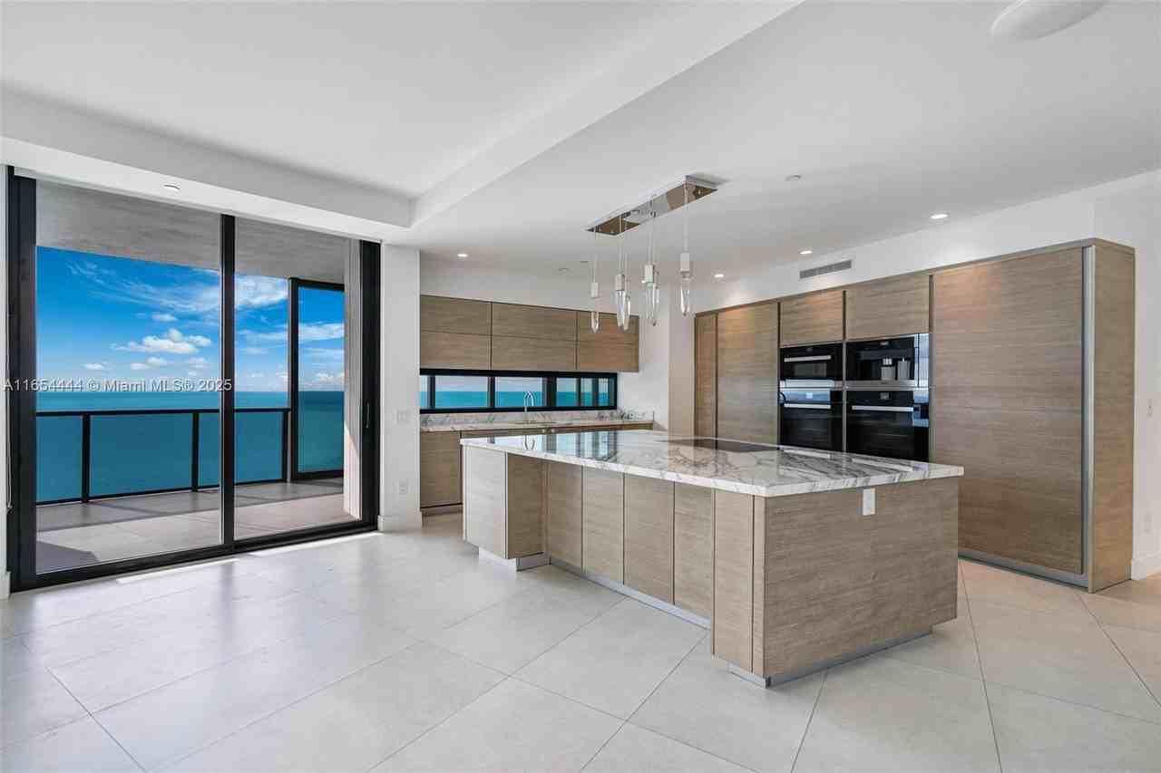 Collins Ave & 185th St - Photo 3 of 16