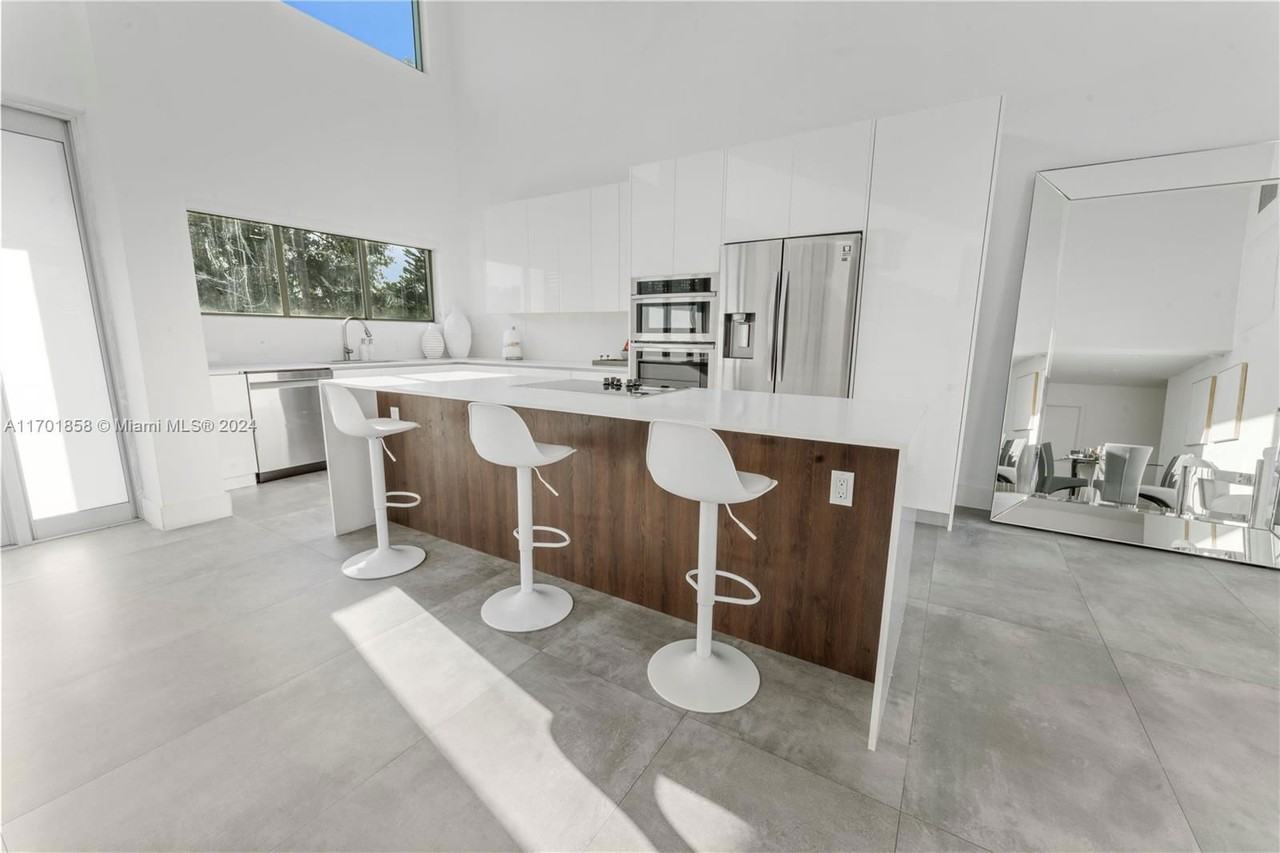 7525 Buccaneer Ave #SFH - Photo 6 of 8