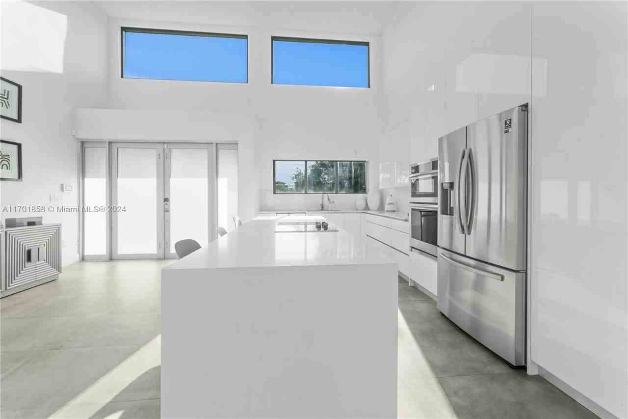 7525 Buccaneer Ave #SFH - Photo 7 of 8