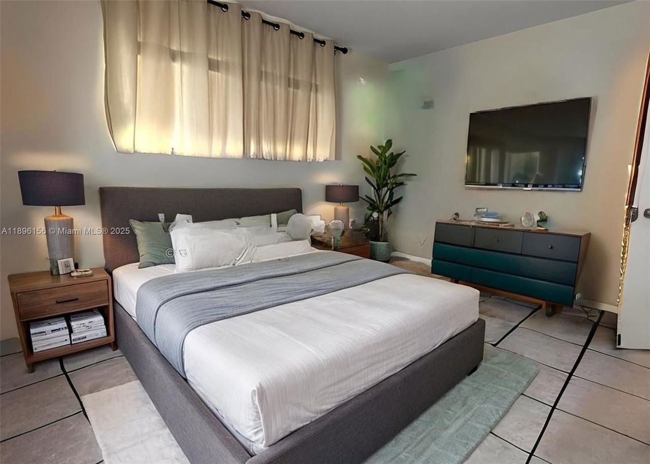 8025 Southwest 107th Avenue #112 - Photo 6 of 8