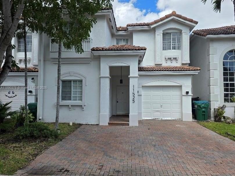 11525 Nw 71st St #11525 - Photo 3 of 20