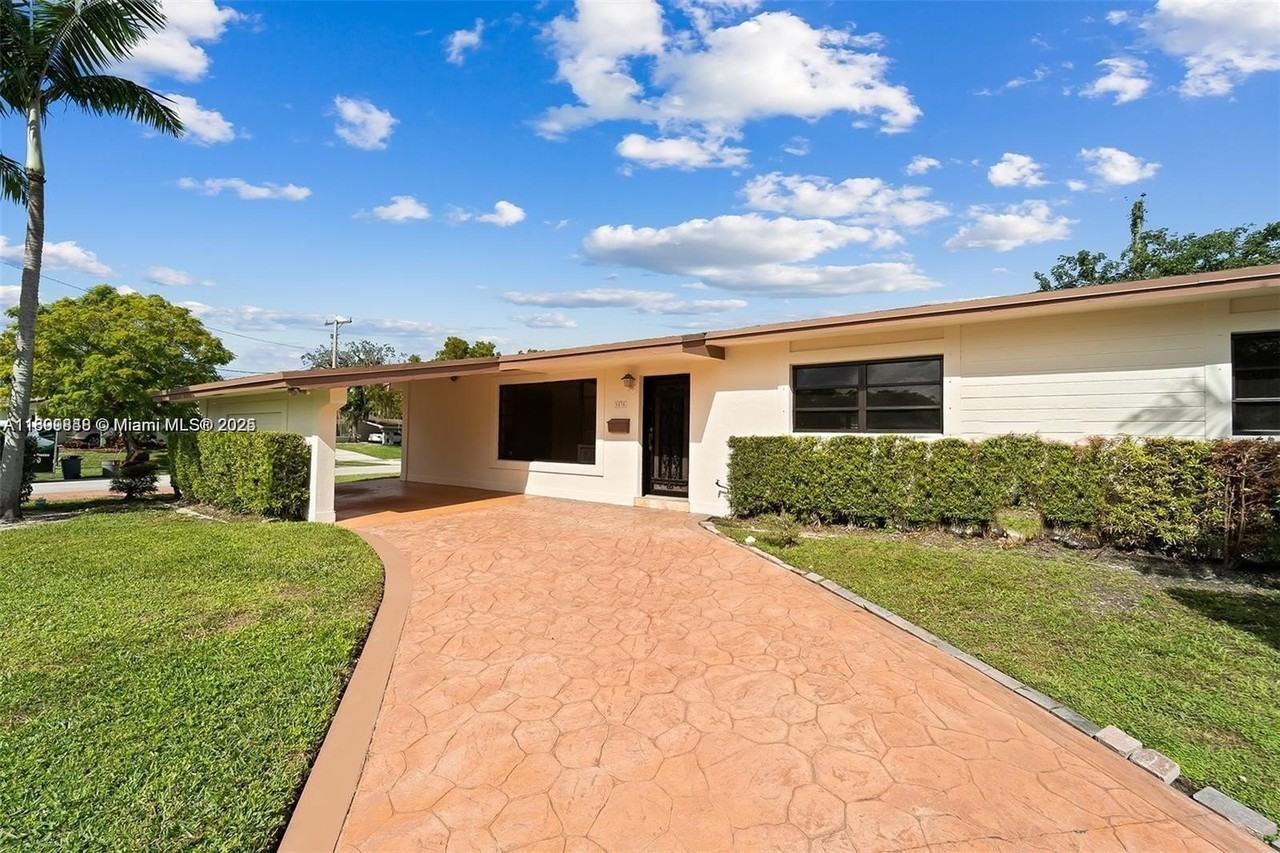 9835 Sw 76th St - Photo 2 of 28