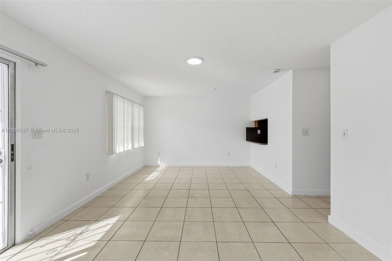 624 Nw 11th St #624 - Photo 7 of 30