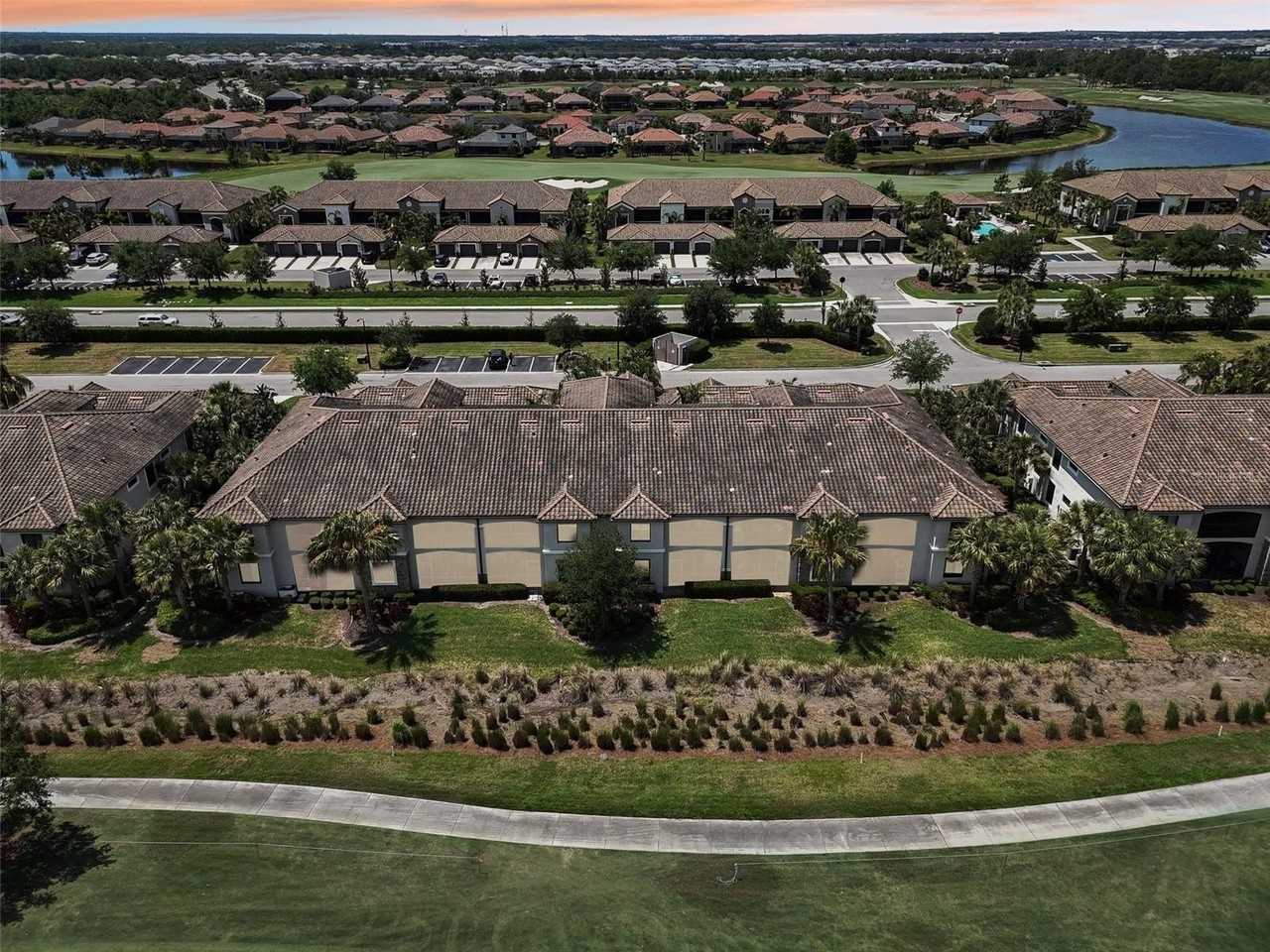 5528 Palmer Cir #204 - Photo 3 of 50