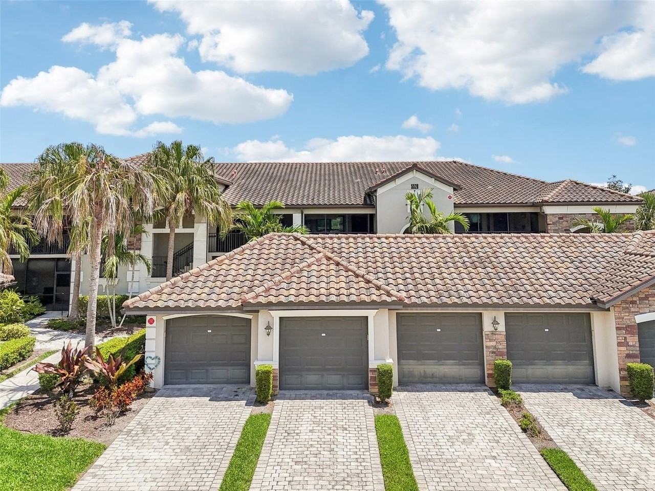 5528 Palmer Cir #204 - Photo 4 of 50