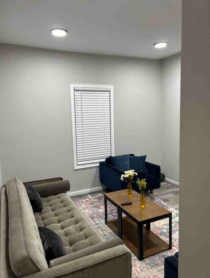 4th Avenue - Photo 3 of 10