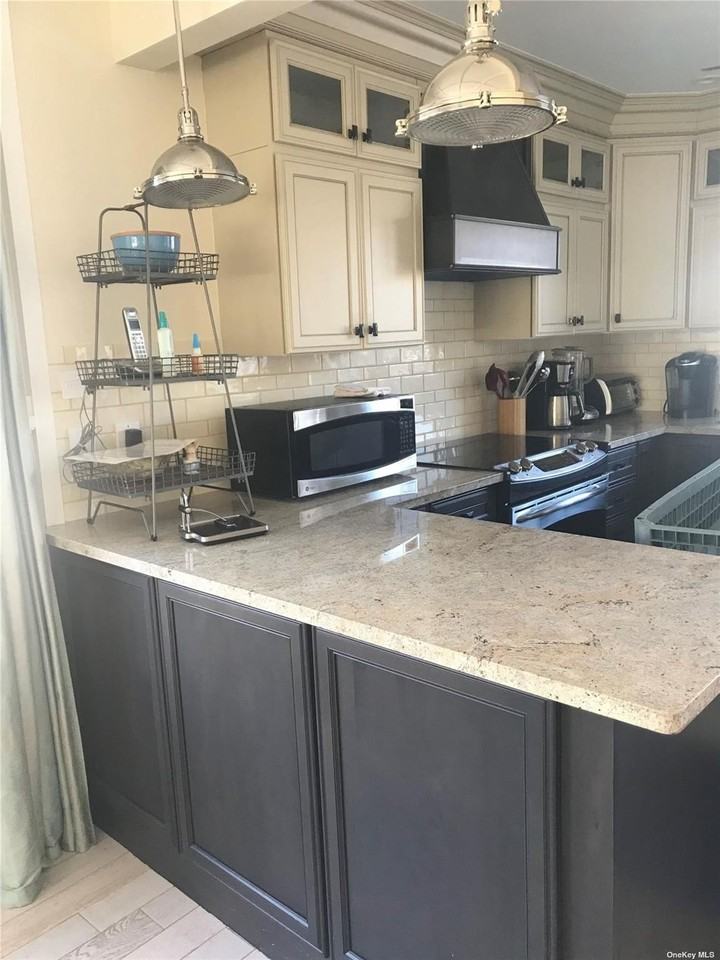 16 Crescent Ave - Photo 2 of 10