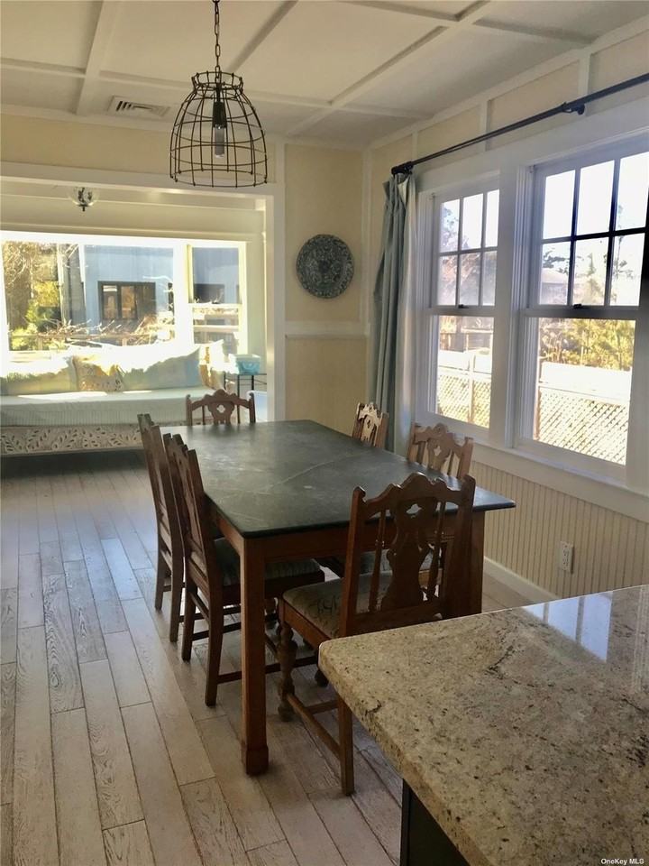 16 Crescent Ave - Photo 3 of 10