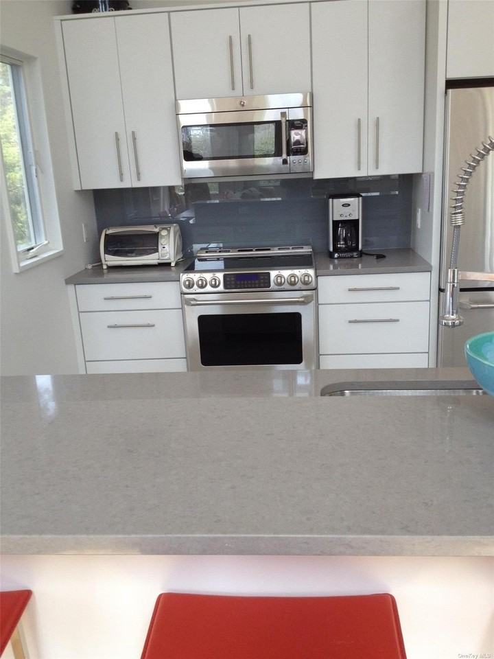 42 Evergreen Avenue - Photo 5 of 21