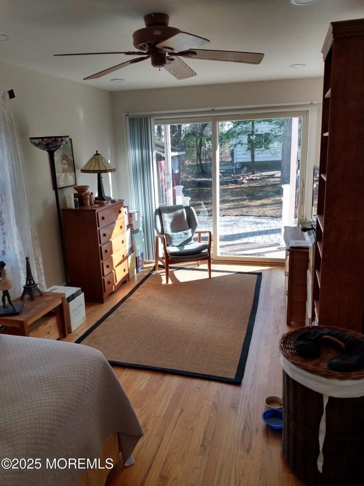 432 Wells Ave - Photo 7 of 15