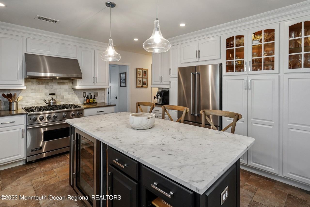 315 Ludlow Ave - Photo 5 of 31