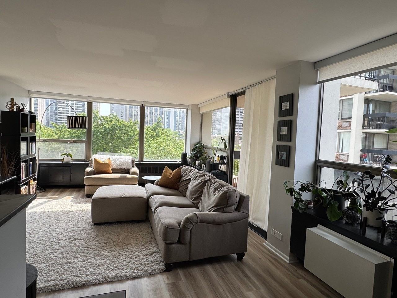 1460 N Sandburg Ter #501 - Photo 4 of 27