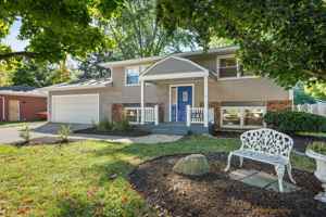 featured image of 341 N View St