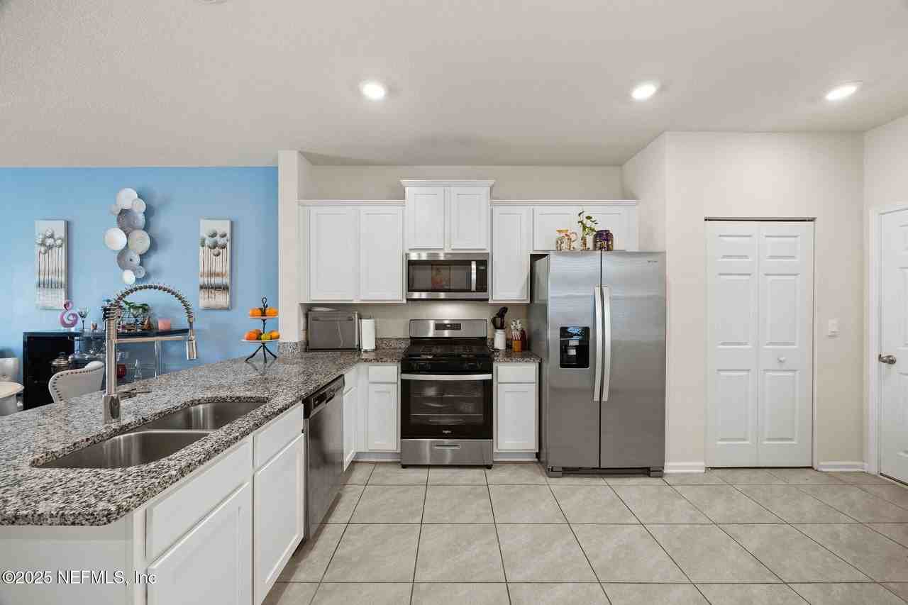 35 Ember St - Photo 7 of 28