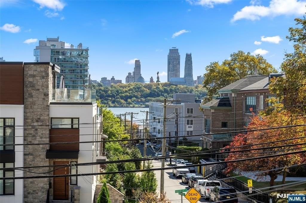 280 Undercliff Ave - Photo 4 of 23