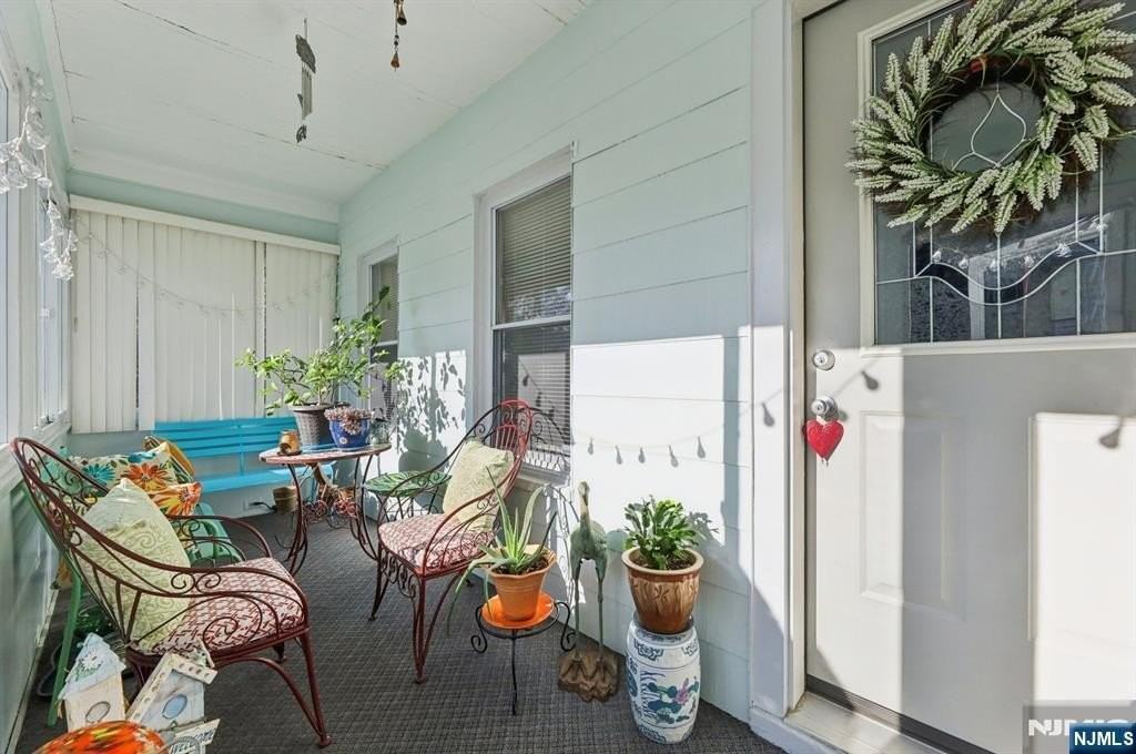 74 Forest St - Photo 4 of 23